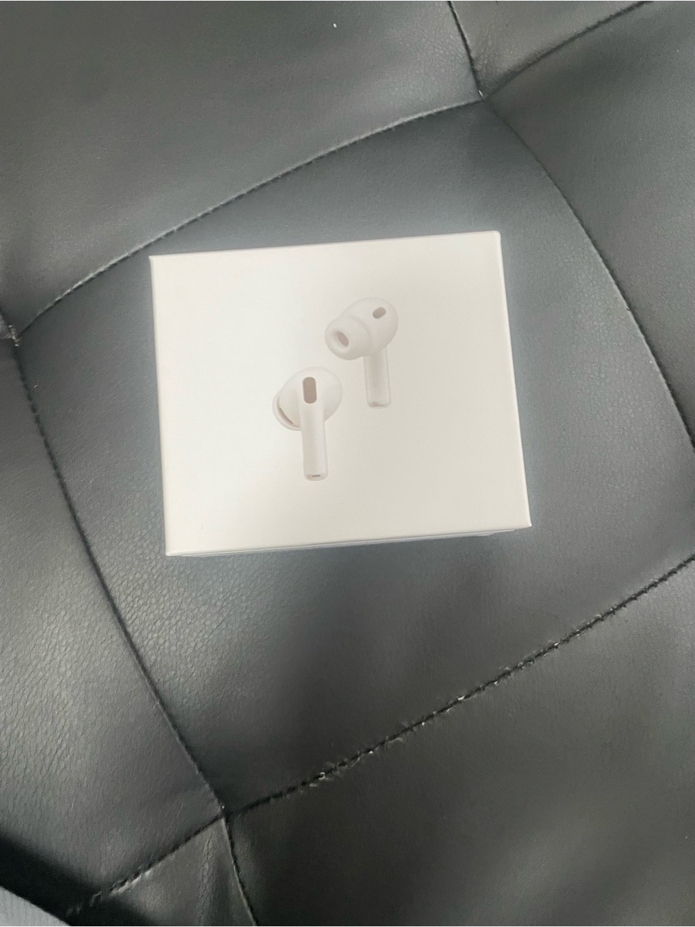 Apple White True Wireless Earbuds with Charging Case